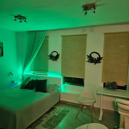 Life & Apartman *